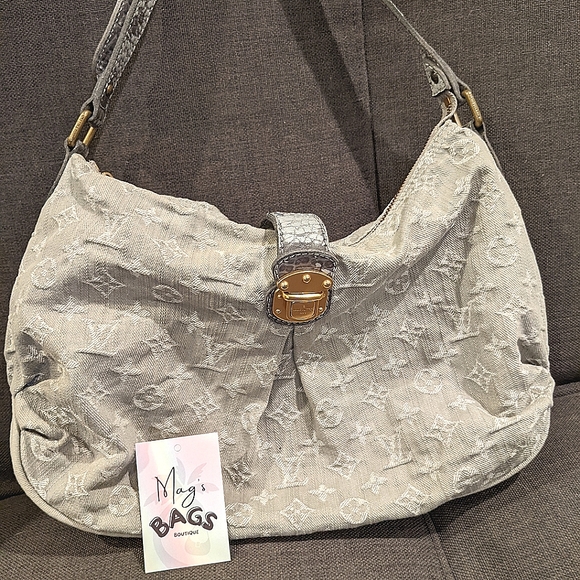 Louis Vuitton: Denim Slightly LV Monogram Hobo Bag (with Crossbody Strap) - Picture 5 of 12